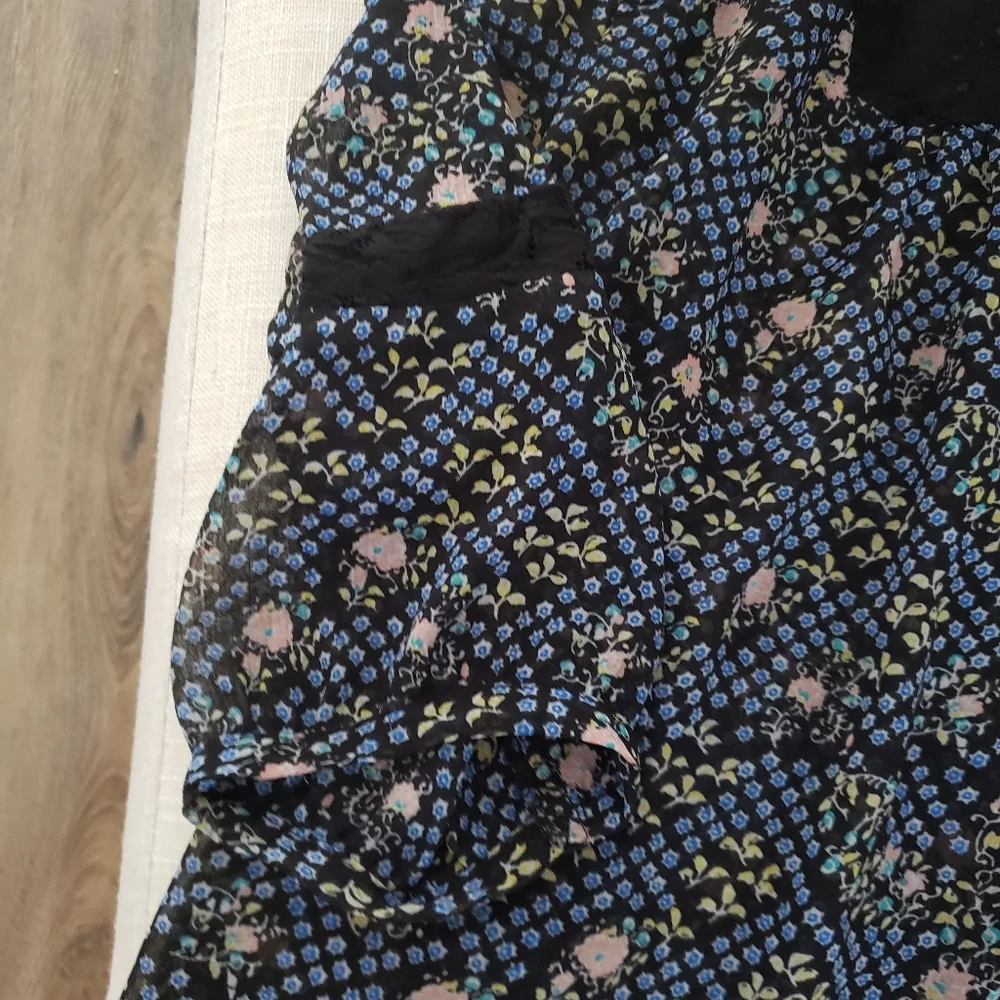 Mossimo Supply Co Hi Lo Quarter Sleeve Top - Picture 6 of 9
